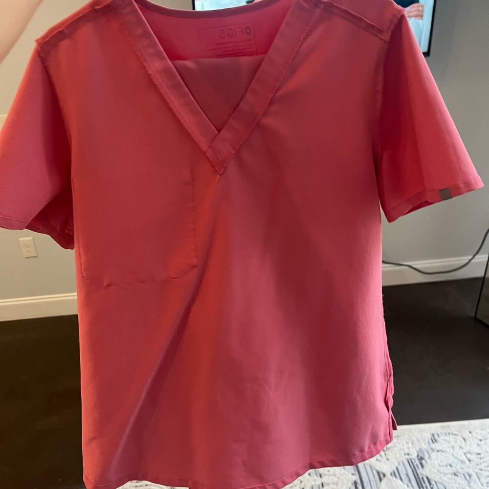 desert rose Figs one pocket top and bottoms